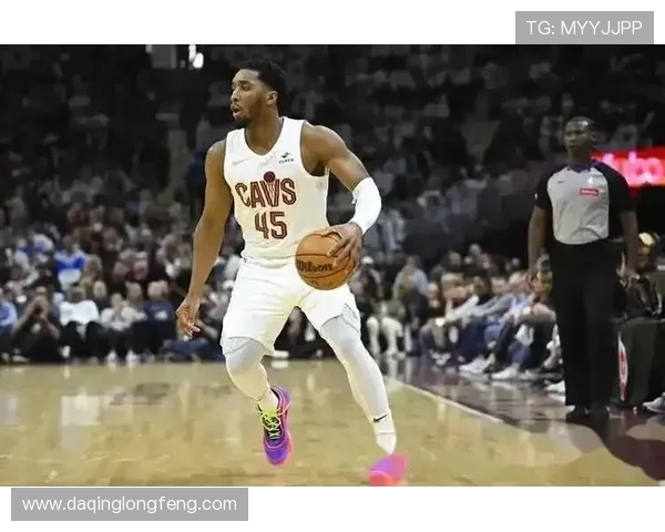 多诺万米切尔引领球队崛起成NBA新星的奋斗历程与精彩瞬间
